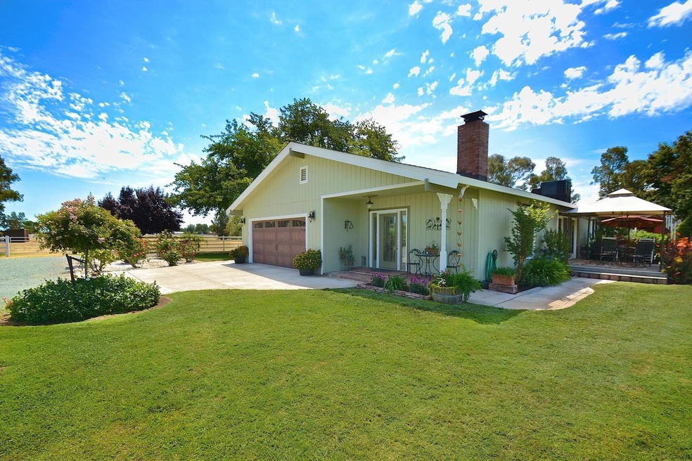 23003 N Tretheway Rd, Acampo, CA 95220 - photo 1