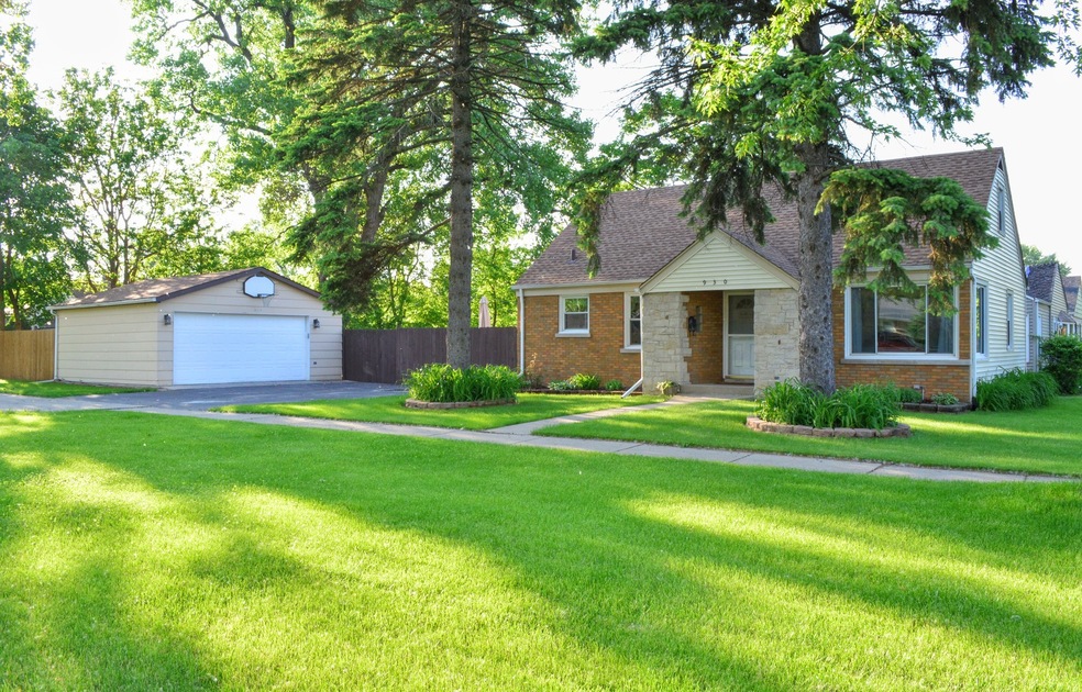 930 E Algonquin Rd, Des Plaines, IL 60016 - photo 1