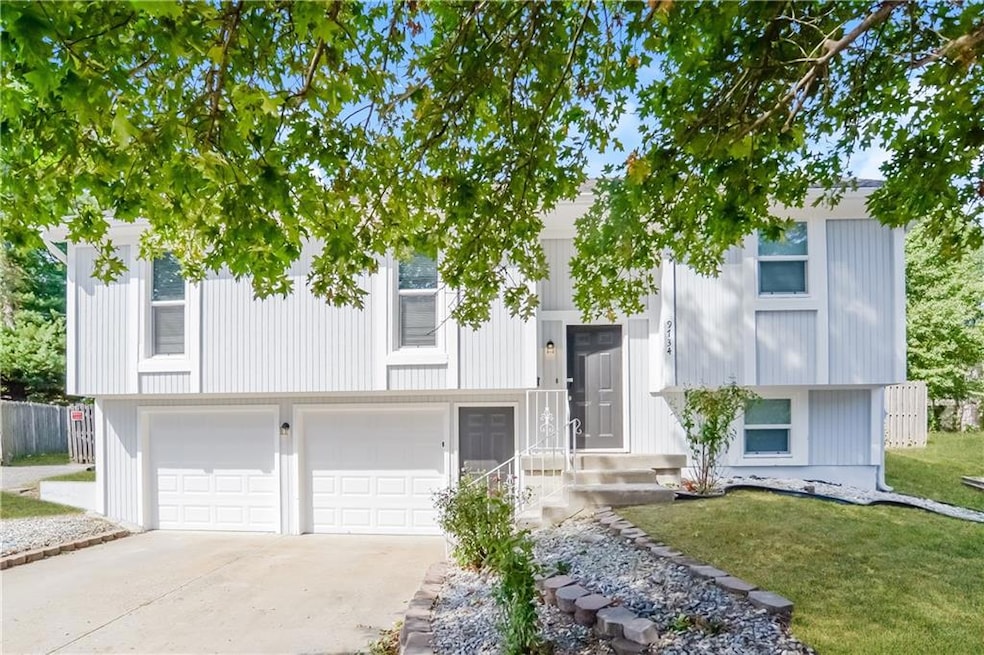 9734 Booth Ave, Kansas City, MO 64134 - photo 1