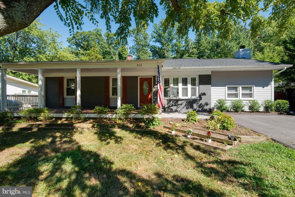 313 Hillsmere Dr, Annapolis, MD 21403 - photo 1