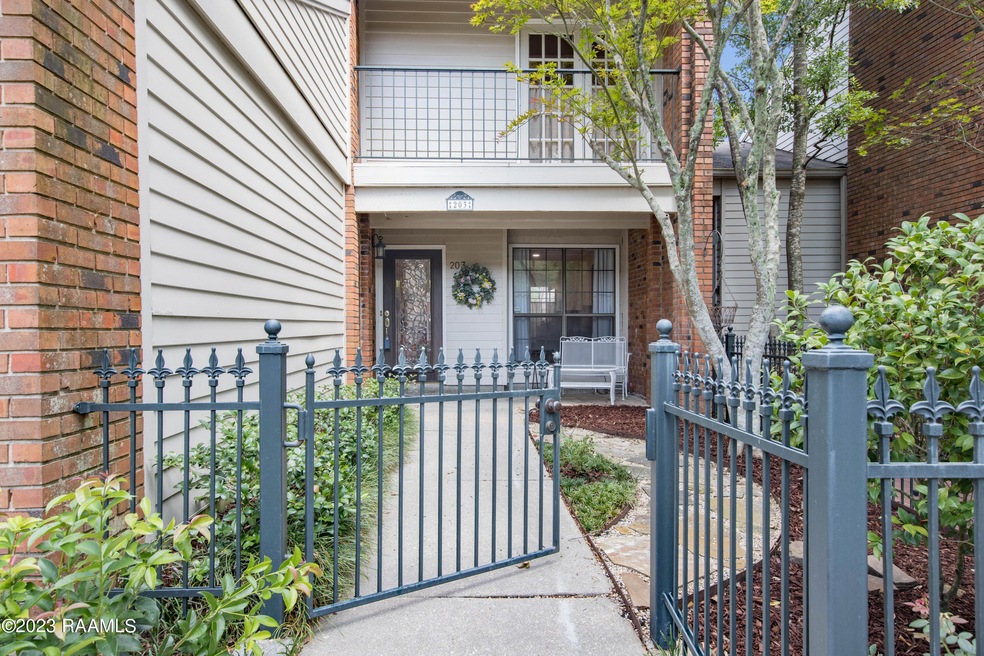 203 Briargate Cir-3