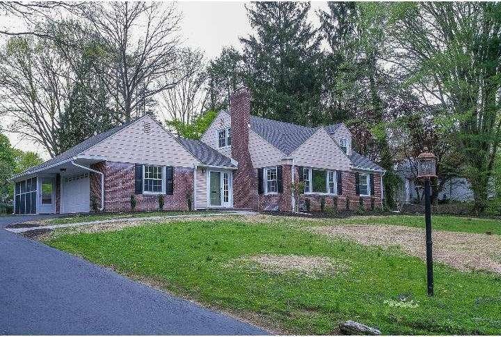 327 Callender Ln, Wallingford, PA 19086 - photo 1