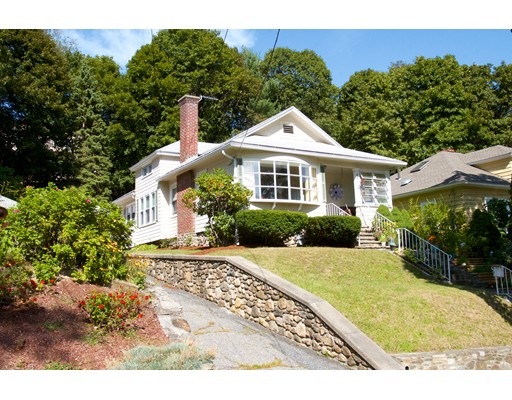 8 Columbine Rd, Worcester, MA 01609 - photo 1