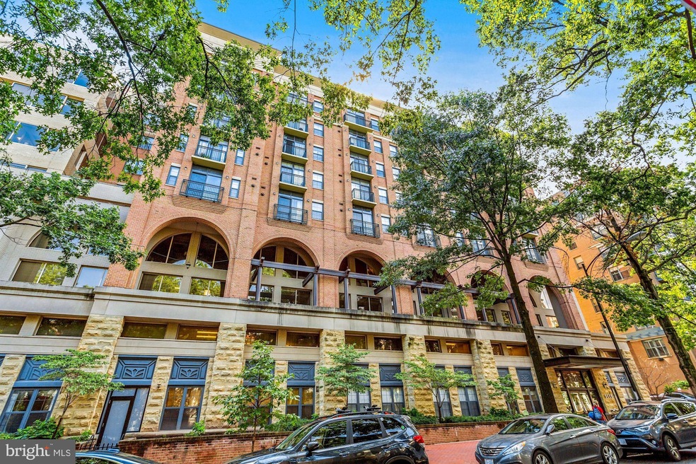 Atlas unit 914, Washington, DC 20037 - photo 1