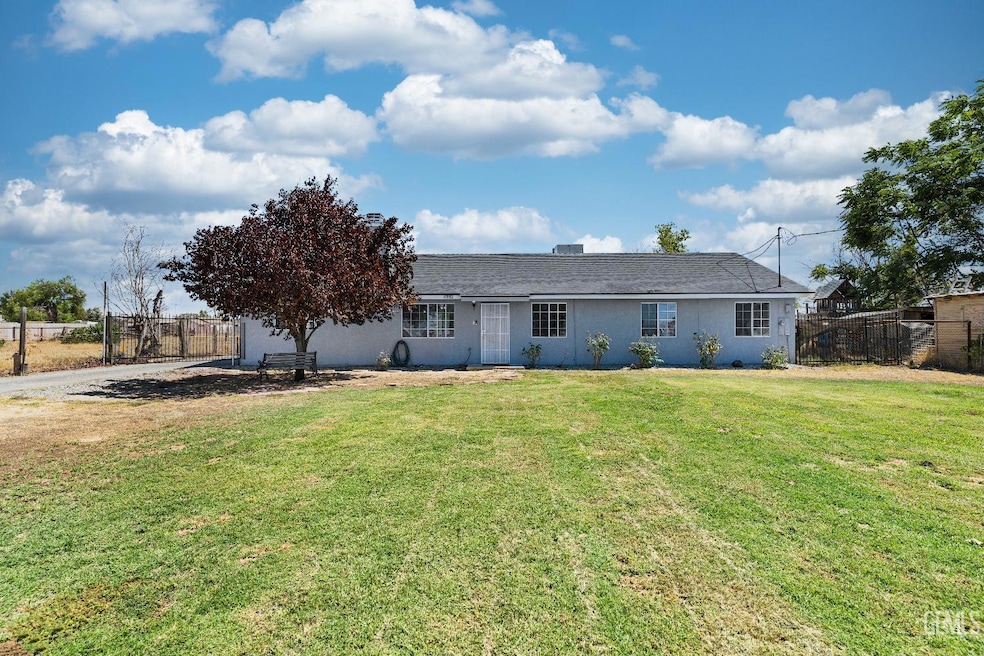 4331 Lorraine St, Shafter, CA 93263 - photo 1