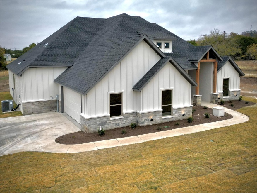 2127 Floyd Rd, Weatherford, TX 76087 - photo 1