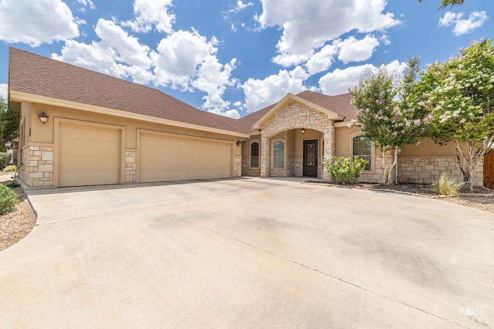 2106 Valleyview Dr, San Angelo, TX 76904 - photo 1
