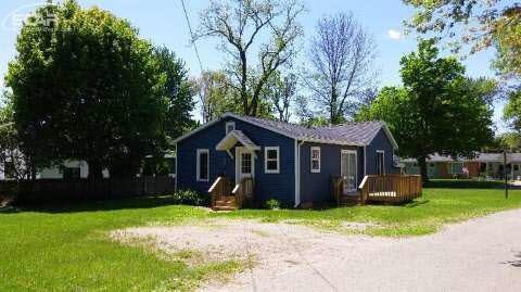 127 S East St, Vassar, MI 48768 - photo 1
