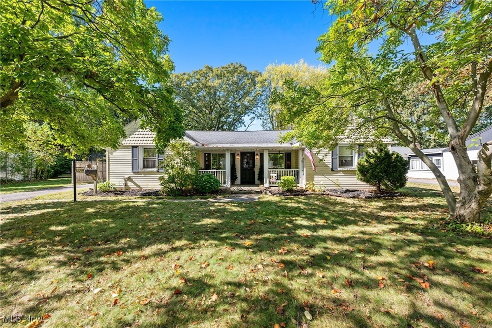 8224 Dartmoor Rd, Mentor, OH 44060 - photo 1