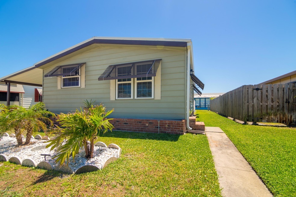 2334 Coconut Palm Dr MLS-15