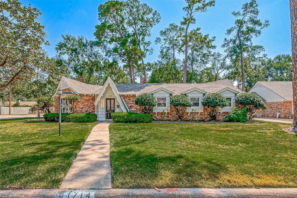 REMODEL single-story 3 Bedroom, 2.5 Bath home in S