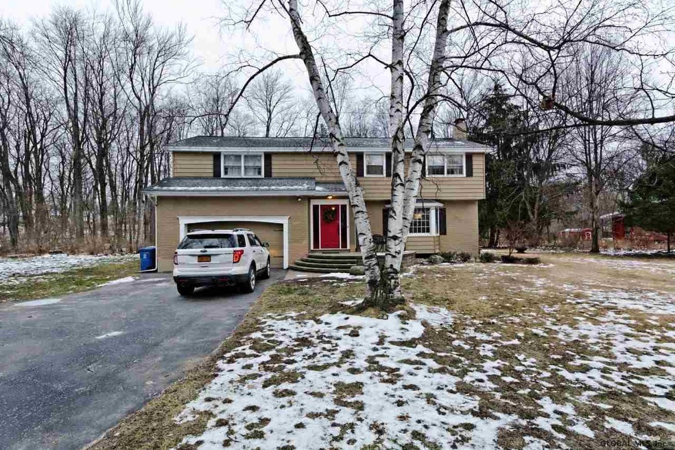 781 Whitney Dr, Schenectady, NY 12309 - photo 1