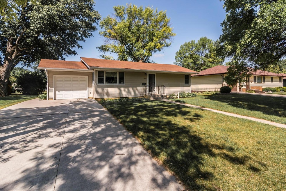 1401 N Front St Crookston MN-large-001-1