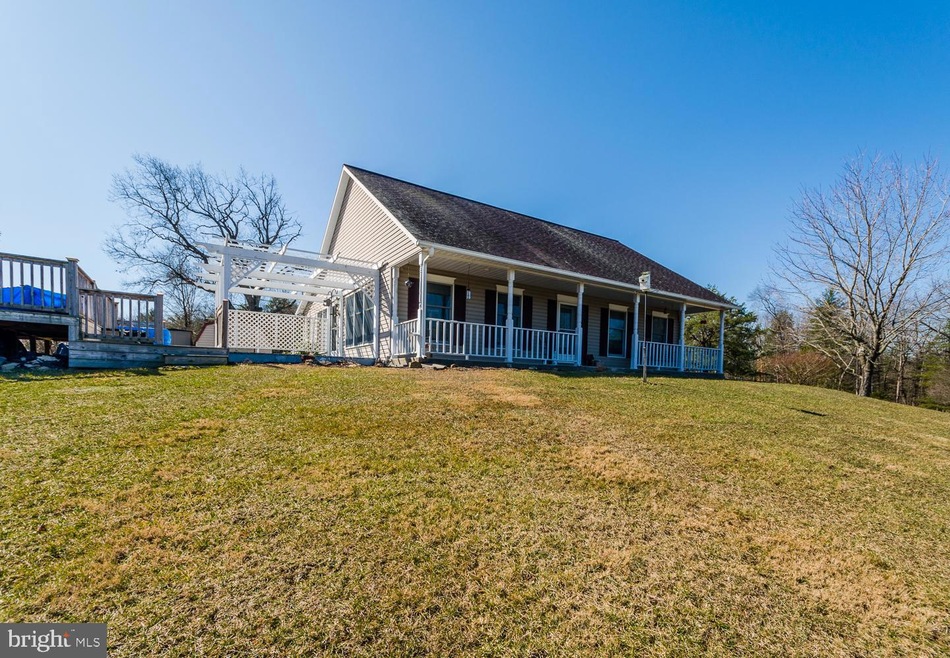 535 Old Mill Manor Dr, Berkeley Springs, WV 25411 - photo 1