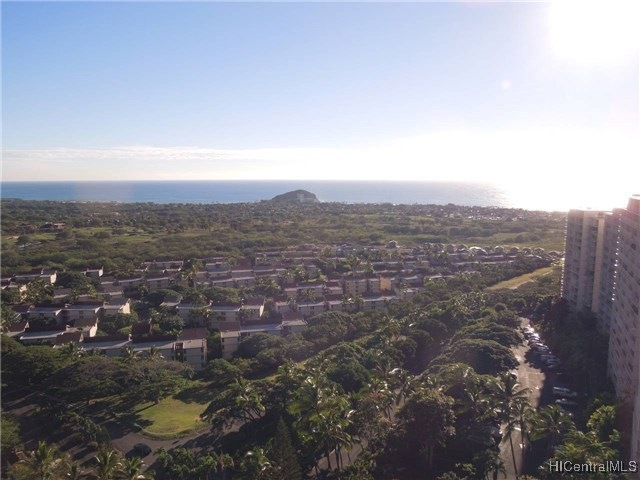 Sweeping ocean views from your lanai!