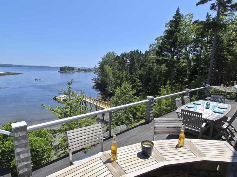 Patio/Deck. Over 1300 sq ft of...