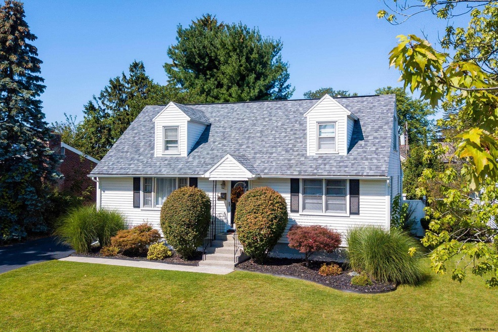 38 Clayton Place, Albany, NY 12209 - photo 1