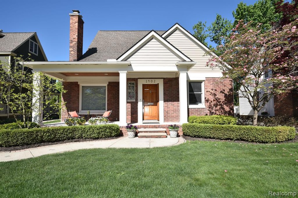 Welcome to 1402 Cedar Dr