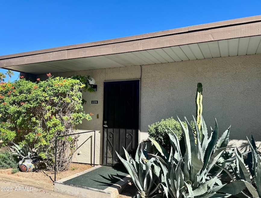 4800 N 68th St unit 220, Scottsdale, AZ 85251 - photo 1