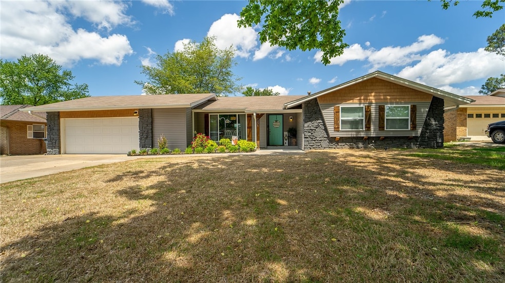 1236 Sunrise Ave, Springdale, AR 72764 - photo 1