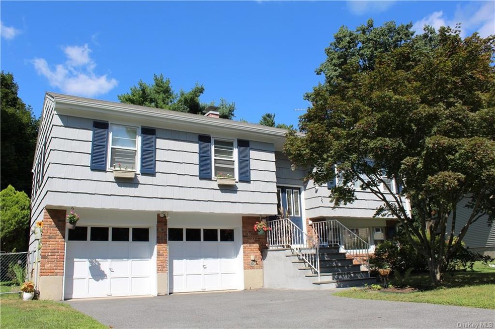 4 Orbaek Ln, Pleasantville, NY 10570 - photo 1