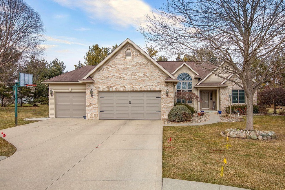 23213 Orchard Ridge Dr, Elkhart, IN 46516 - photo 1