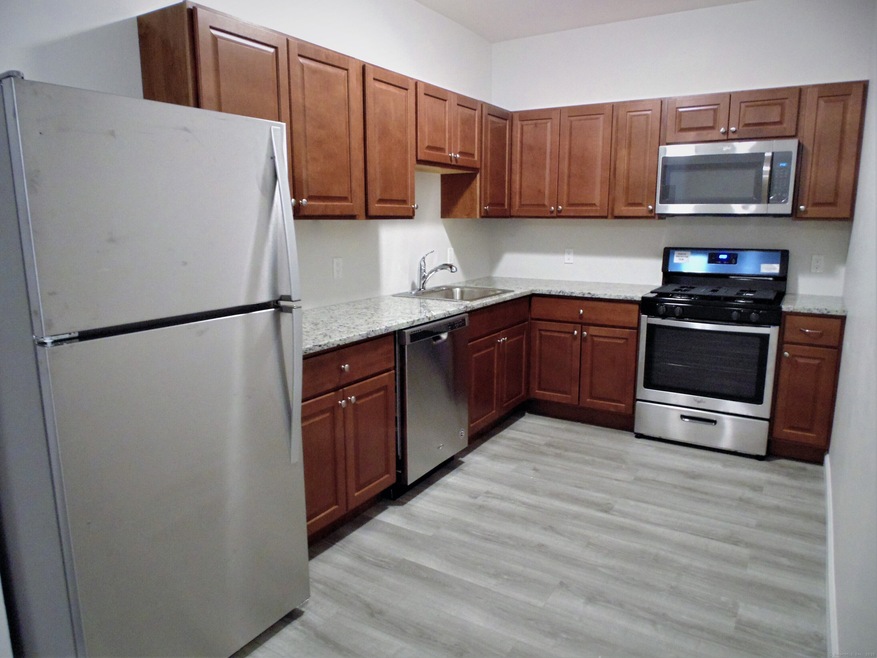 2836 Fairfield Ave unit 206, Bridgeport, CT 06605 - photo 1