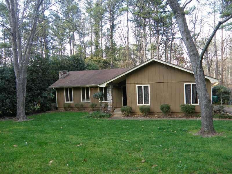 Exterior Front. HGTV Special on the Lake! And It s