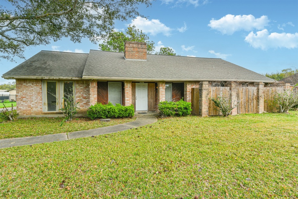 2007 Airline Dr, Friendswood, TX 77546 - photo 1