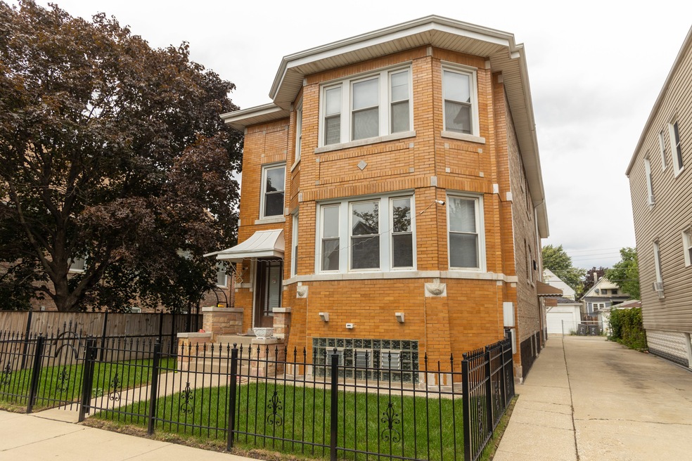 5044 W 30th St unit 2F, Cicero, IL 60804 - photo 1