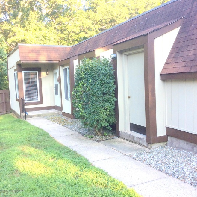 28 Oriole Ln, Howell, NJ 07731 - photo 1