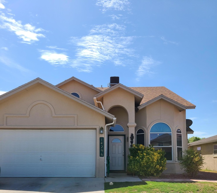 14296 Desert Sunset Dr, Horizon City, TX 79928 - photo 1