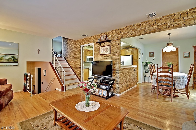 19 Elberson Ct, Union, NJ 07083 - photo 1