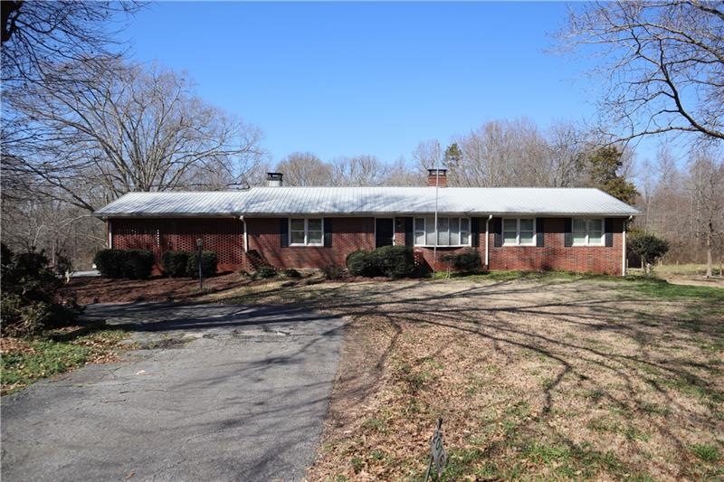 2076 Highway 323, Gillsville, GA 30543 - photo 1