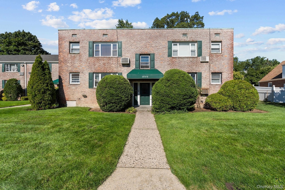 1004 Rottkamp St unit 3, Valley Stream, NY 11580 - photo 1