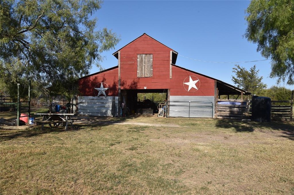 500 SE County Road 2200, Corsicana, TX 75109 - photo 1