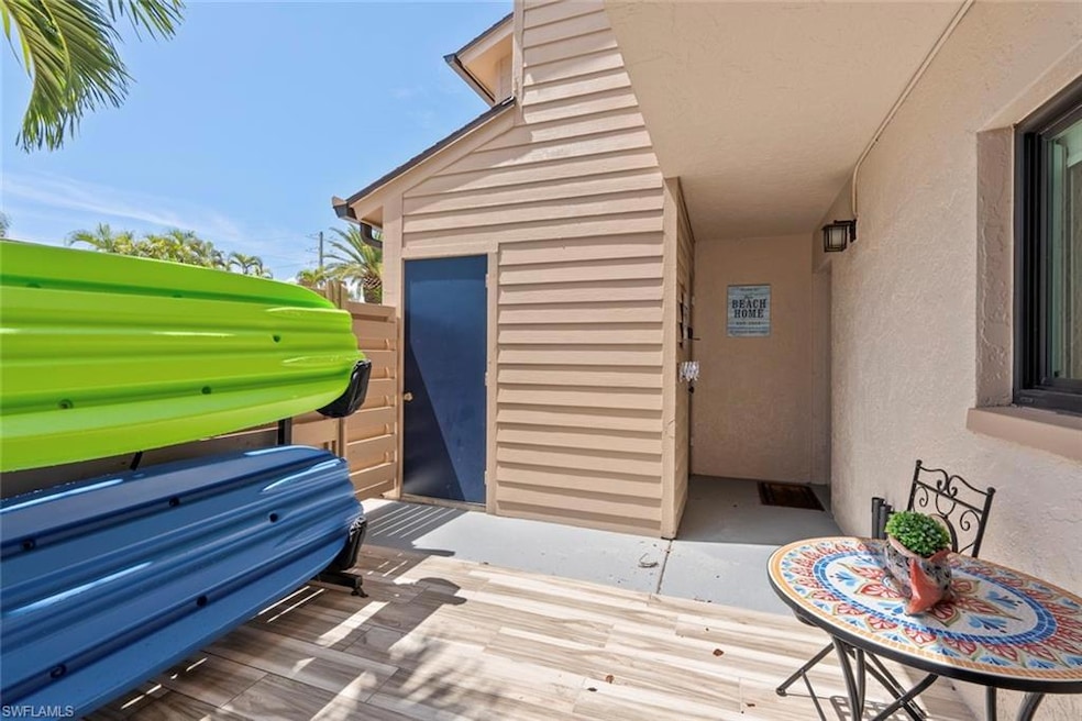 896 Buttonwood Dr unit 109, Fort Myers Beach, FL 33931 - photo 1