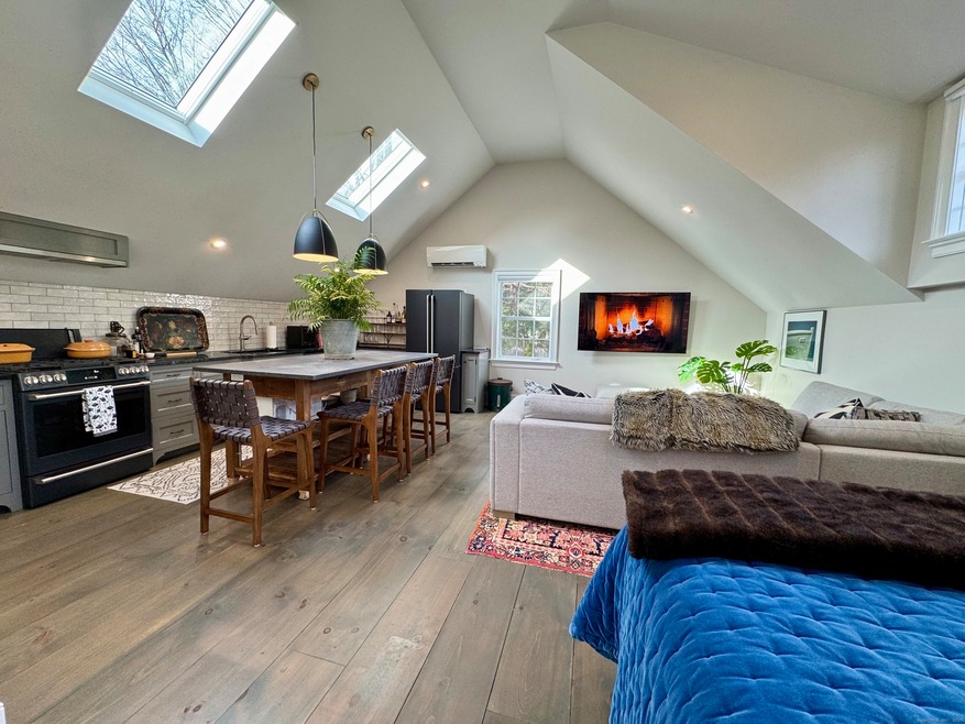 67 Kings Hwy N unit 2, Westport, CT 06880 - photo 1