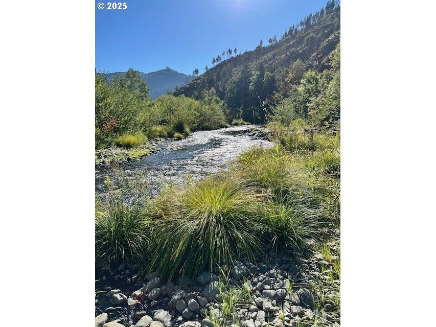 0 Cow Creek Rd unit 453119162, Dillard, OR 97432 - photo 1