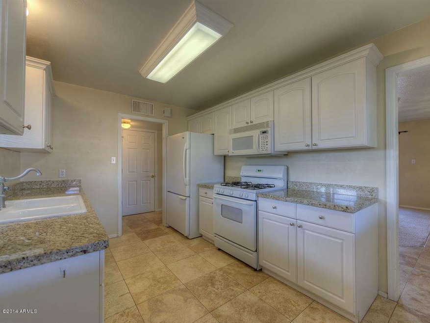 003_Kitchen
