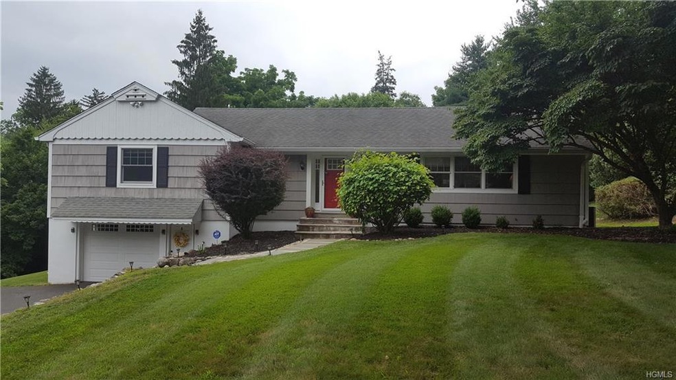 328 Deer Track Ln, Valley Cottage, NY 10989 - photo 1