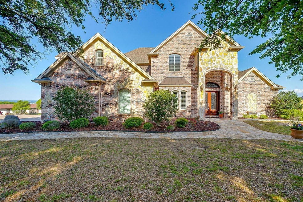 2112 Tree Top Ct, Granbury, TX 76049 - photo 1