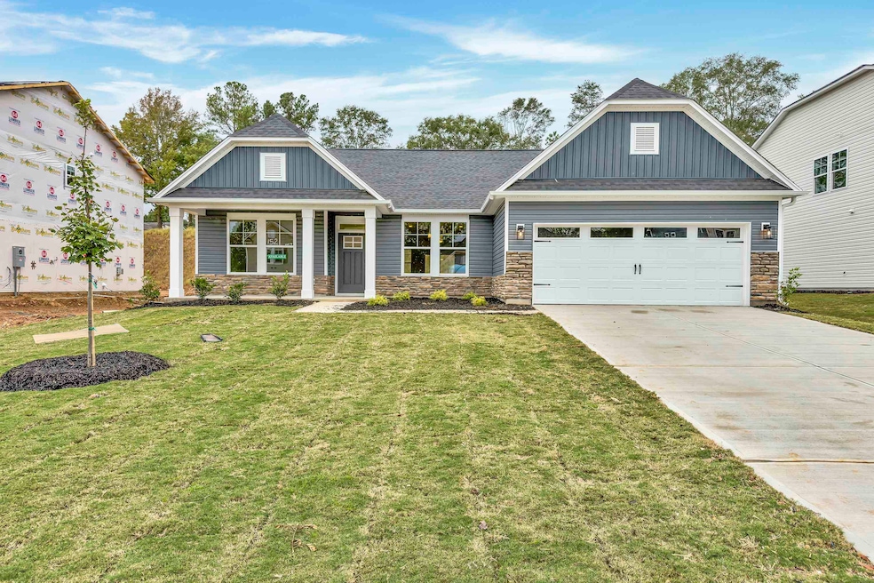 152 Hunter Ridge Dr, Boiling Springs, SC 29316 - photo 1