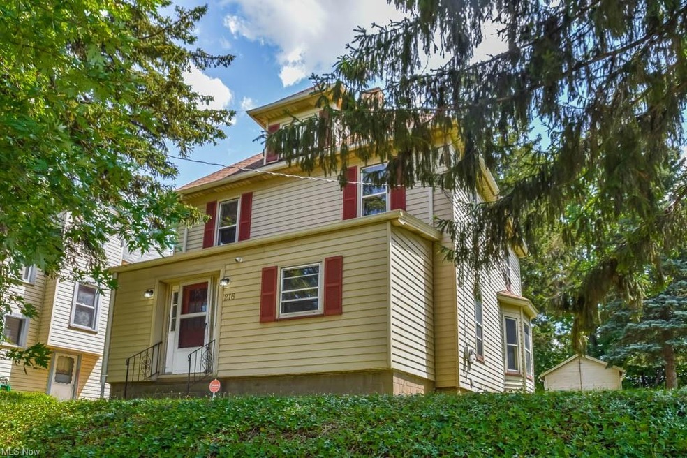 Tons of potential in this 3 bedroom colonial!