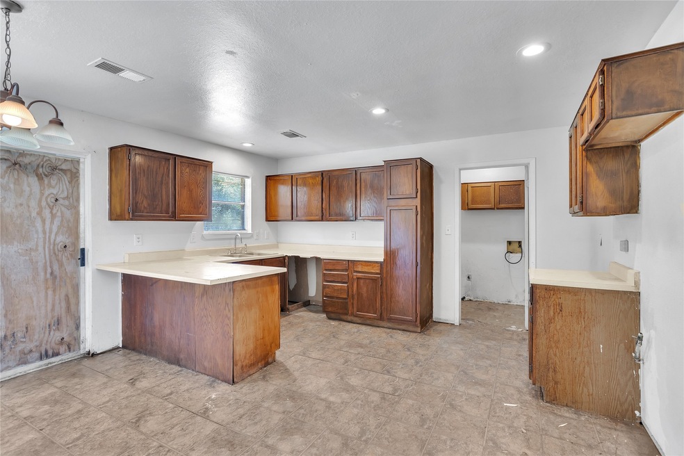 1062 County Road 913, Brazoria, TX 77422 - photo 1