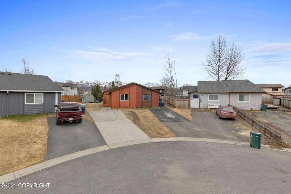 Exterior Front 20210504-DW-3284