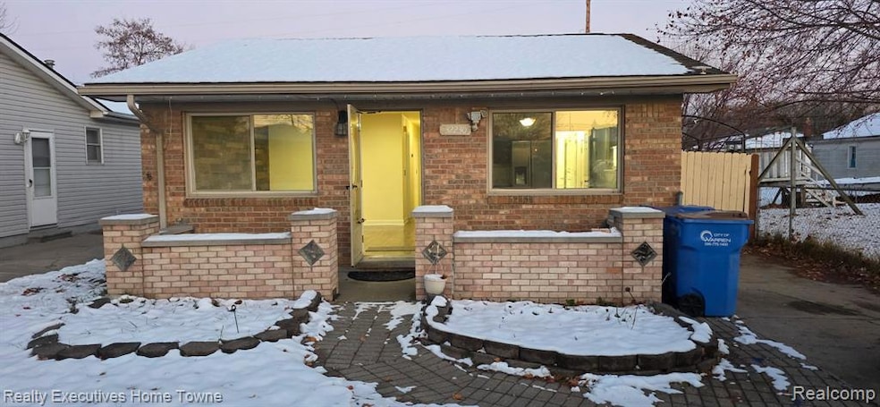 32230 Ruehle Ave, Warren, MI 48093 - photo 1