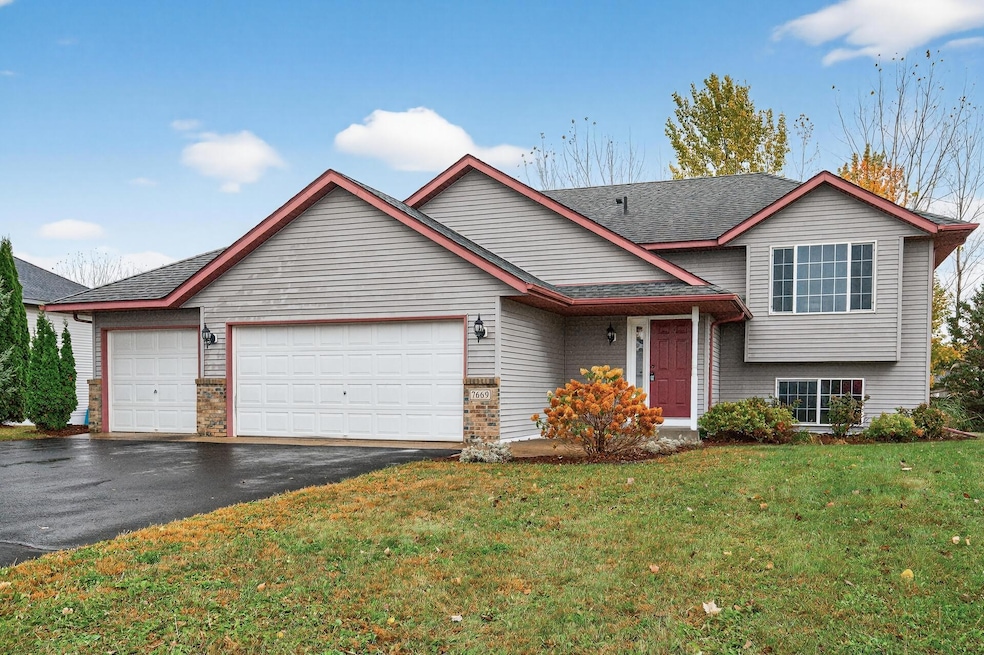 7669 386th St, North Branch, MN 55056 - photo 1