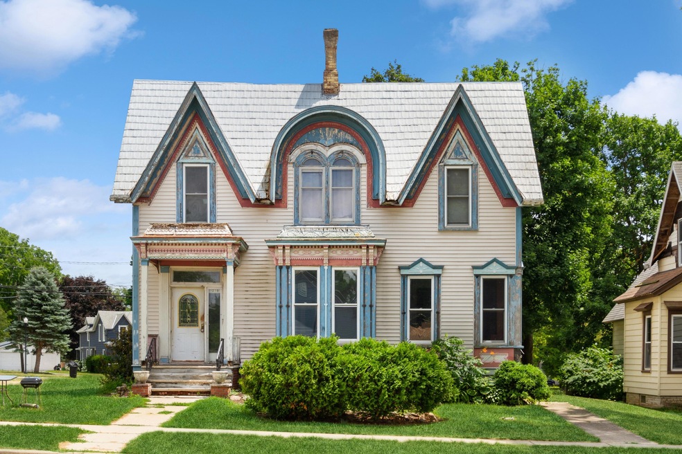 218 Baldwin St, Sharon, WI 53585