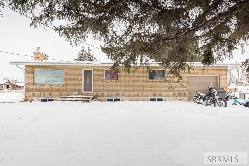 32 N 900 W, Blackfoot, ID 83221 - photo 1